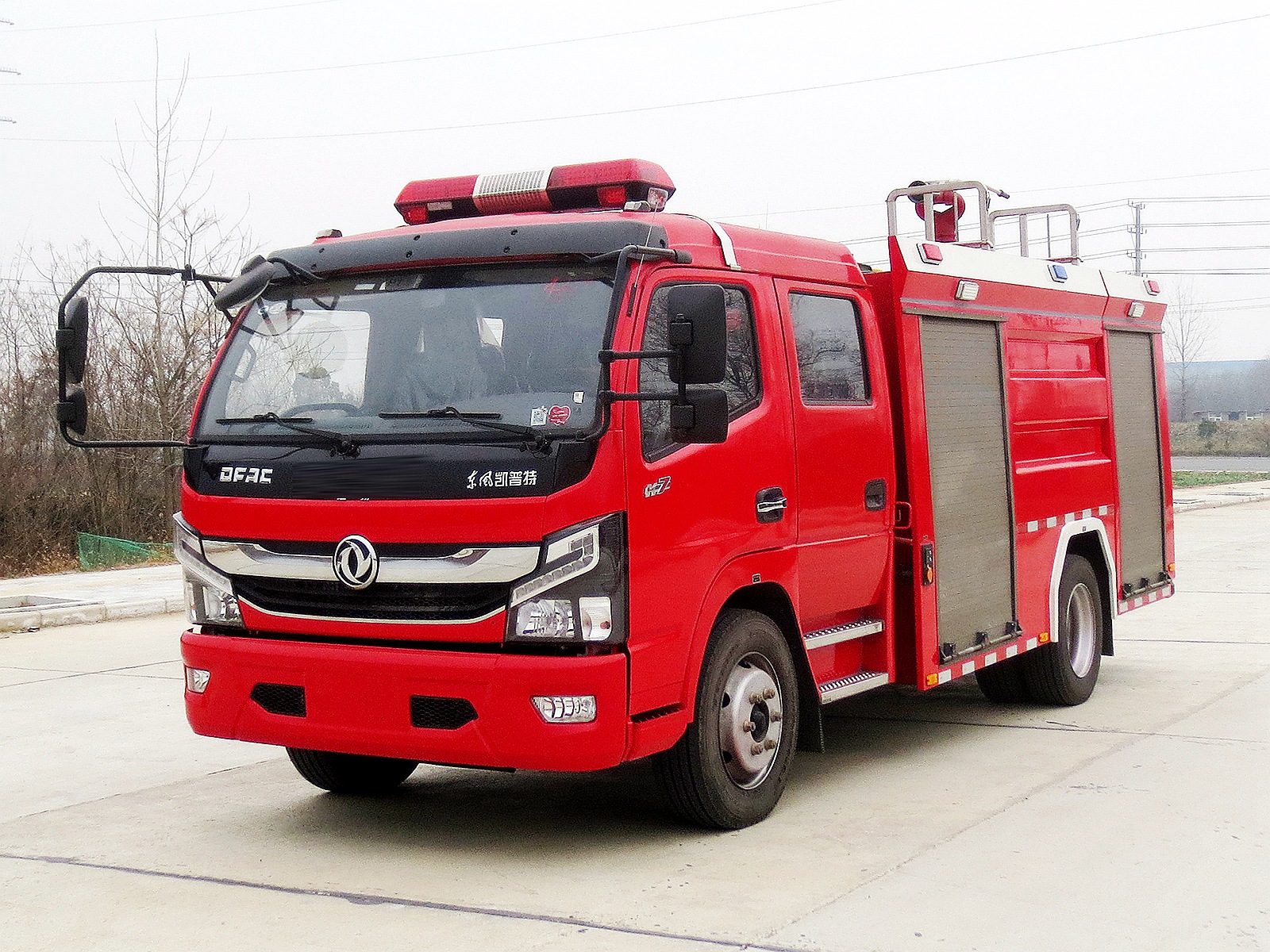 國六東風多利卡D7-5.5立方水罐消防車